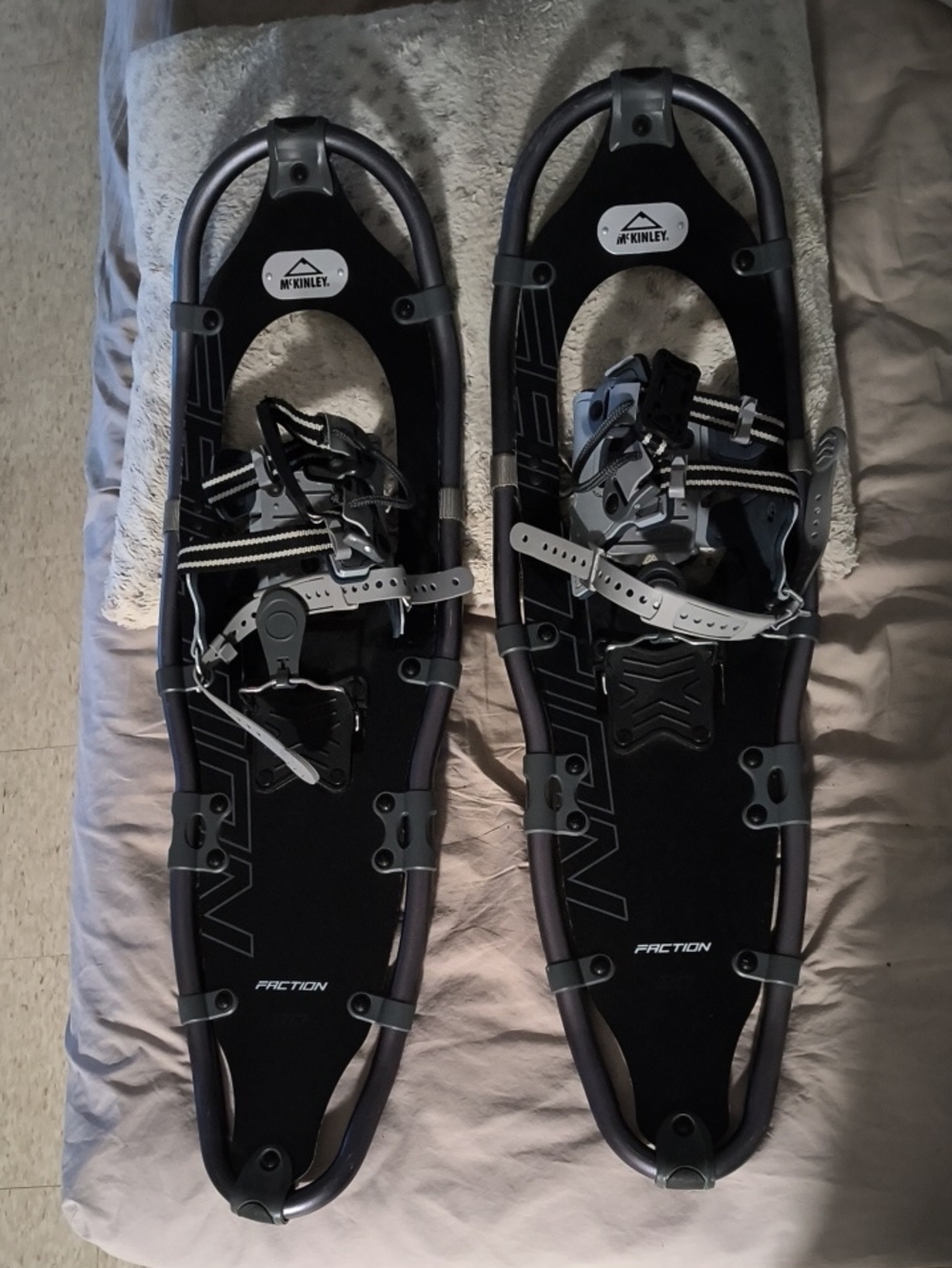 Men's Black Snowshoes - Faction 30